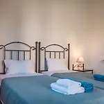 Villa Pyramid *
