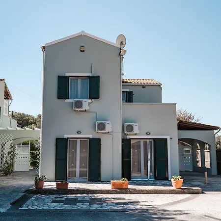 Pyramid Vila *